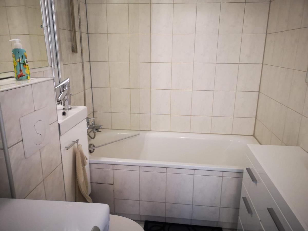 Ferienwohnung Fuer 1-3 Personen In Berlin, Naehe U Friedrichsfelde Екстер'єр фото